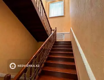 6-комнатный дом, 10 соток, 470 м²