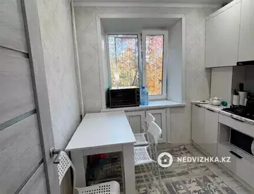 3-комнатная квартира, этаж 2 из 5, 61 м²