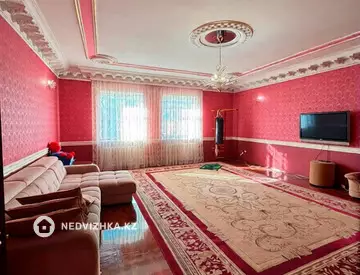 6-комнатный дом, 10 соток, 470 м²