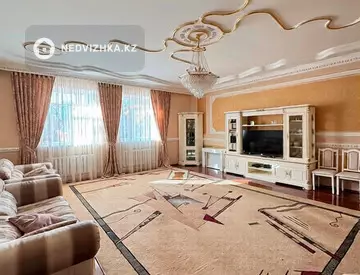 6-комнатный дом, 10 соток, 470 м²