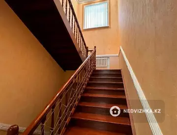 6-комнатный дом, 10 соток, 470 м²