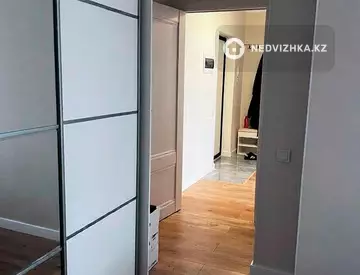 2-комнатная квартира, этаж 4 из 12, 50 м²