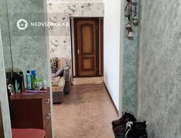 3-комнатная квартира, этаж 2 из 5, 58 м²