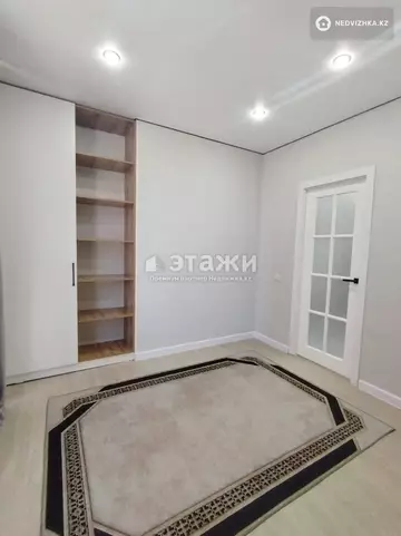 3-комнатная квартира, этаж 4 из 14, 55 м²