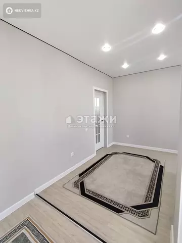 3-комнатная квартира, этаж 4 из 14, 55 м²