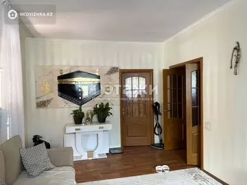 3-комнатная квартира, этаж 1 из 10, 92 м²