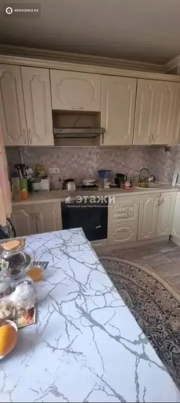 3-комнатная квартира, этаж 4 из 5, 64 м²