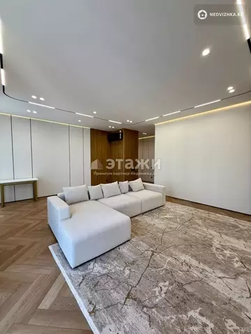 5-комнатная квартира, этаж 18 из 22, 161 м²