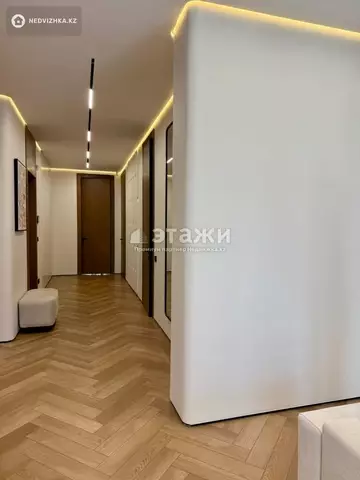 5-комнатная квартира, этаж 18 из 22, 161 м²