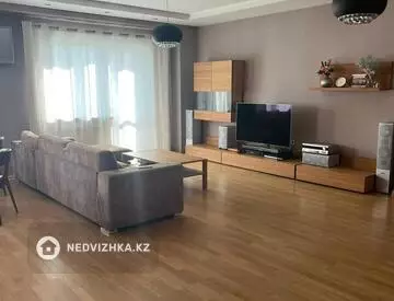 3-комнатная квартира, этаж 3 из 18, 132 м²