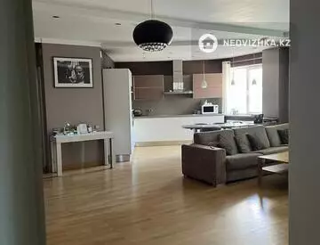 3-комнатная квартира, этаж 3 из 18, 132 м²