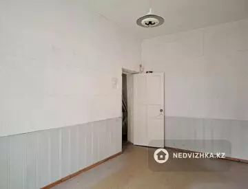 3-комнатная квартира, этаж 1 из 2, 63 м²