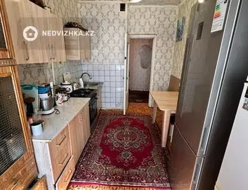 3-комнатная квартира, этаж 3 из 5, 64 м²