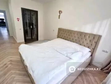 3-комнатная квартира, этаж 4 из 16, 106 м²