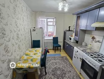 3-комнатная квартира, этаж 6 из 10, 80 м²