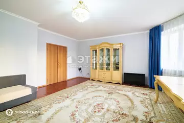 3-комнатная квартира, этаж 2 из 9, 106 м²