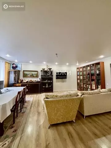 3-комнатная квартира, этаж 2 из 9, 106 м²