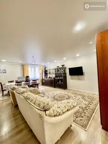 3-комнатная квартира, этаж 2 из 9, 106 м²