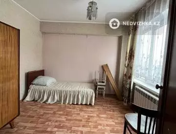 4-комнатная квартира, этаж 1 из 5, 59 м²