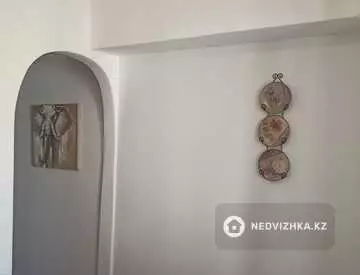 3-комнатная квартира, этаж 4 из 5, 80 м²