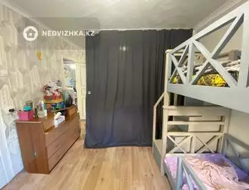 3-комнатная квартира, этаж 4 из 5, 48 м²