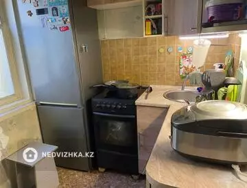 3-комнатная квартира, этаж 4 из 5, 48 м²