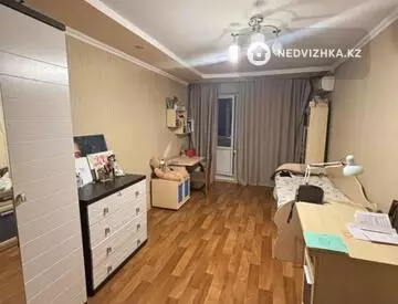4-комнатная квартира, этаж 9 из 9, 83 м²