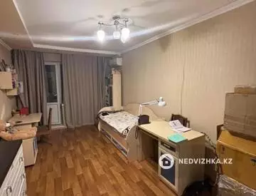 4-комнатная квартира, этаж 9 из 9, 83 м²