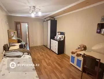 4-комнатная квартира, этаж 9 из 9, 83 м²