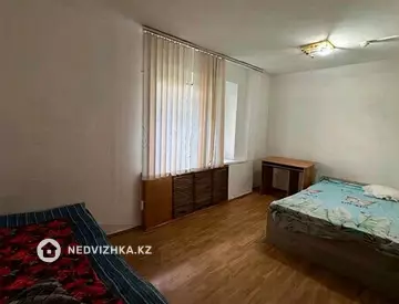3-комнатная квартира, этаж 1 из 5, 66 м²