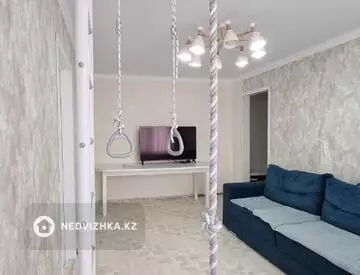 3-комнатная квартира, этаж 8 из 9, 57 м²