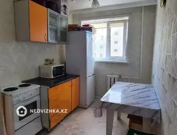 3-комнатная квартира, этаж 8 из 9, 57 м²