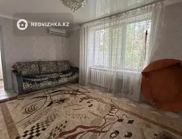 4-комнатная квартира, этаж 4 из 5, 58 м²