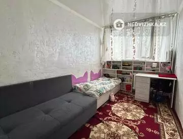 4-комнатная квартира, этаж 4 из 5, 58 м²