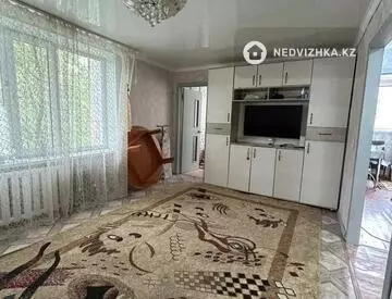 4-комнатная квартира, этаж 4 из 5, 58 м²