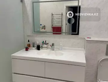 3-комнатная квартира, этаж 8 из 9, 123 м²