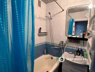 3-комнатная квартира, этаж 4 из 5, 62 м²