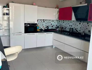 2-комнатная квартира, этаж 8 из 9, 89 м²