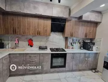 2-комнатная квартира, этаж 3 из 10, 47 м²