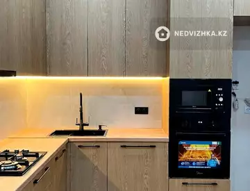 2-комнатная квартира, этаж 4 из 8, 83 м²