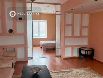 5-комнатная квартира, этаж 2 из 5, 100 м²