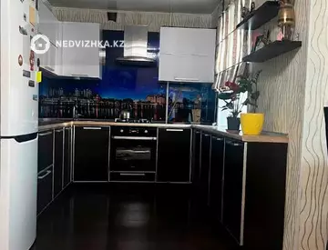 3-комнатная квартира, этаж 4 из 5, 62 м²