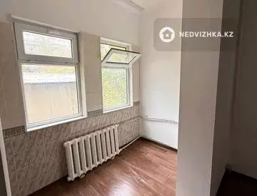 3-комнатная квартира, этаж 2 из 5, 64 м²