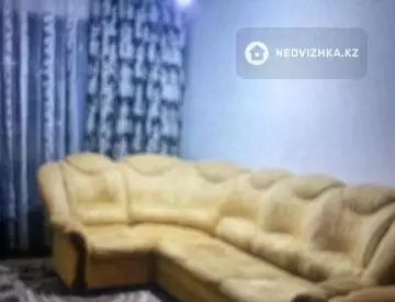 3-комнатная квартира, этаж 4 из 5, 60 м²