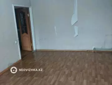 4-комнатная квартира, этаж 4 из 5, 80 м²