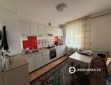 2-комнатная квартира, этаж 2 из 2, 93 м², на длительный срок