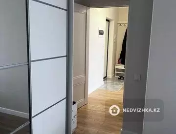 2-комнатная квартира, этаж 4 из 12, 50 м²