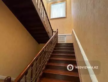 6-комнатный дом, 10 соток, 470 м²