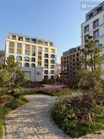 4-комнатная квартира, этаж 5 из 7, 139 м²