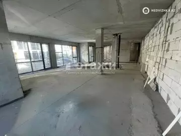 4-комнатная квартира, этаж 1 из 3, 230 м²